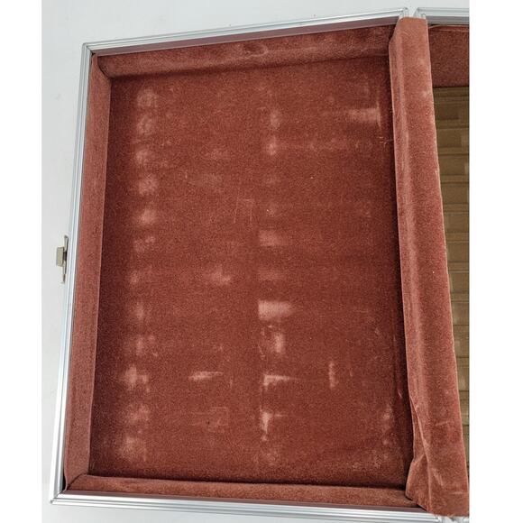 8 TRACK TAPE STORAGE / VINYL CARRYING CASE HOLDS 24 TAPE CARTRIDGES / VINTAGE - Picture 9 of 11